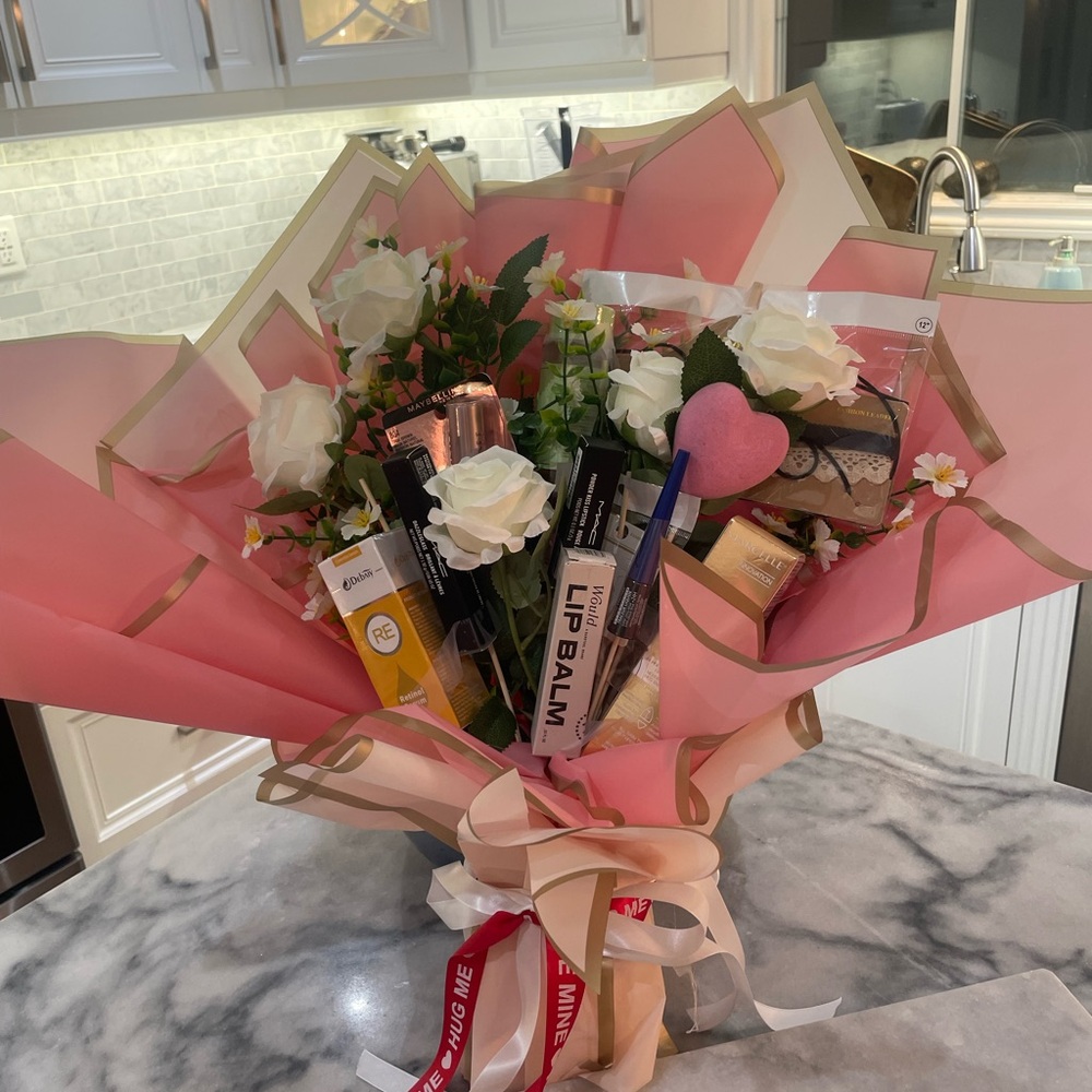Luxurious Pink Bath & Body Gift Set